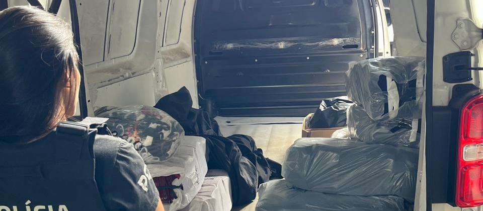 Polícia Civil apreende 2 mil abas e 60 m de tecidos em operação contra pirataria