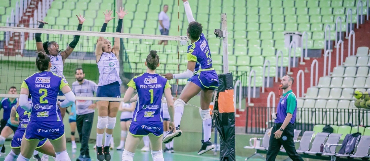 Unilife Maringá enfrenta Praia Clube na Superliga Feminina de Vôlei
