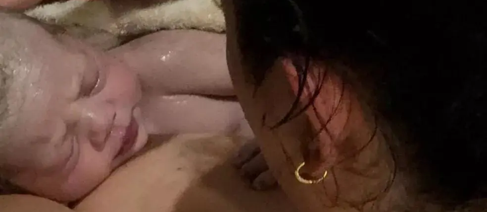 Bebê nasce em banheira de hotel de Maringá. 'Foi um desespero’, diz pai