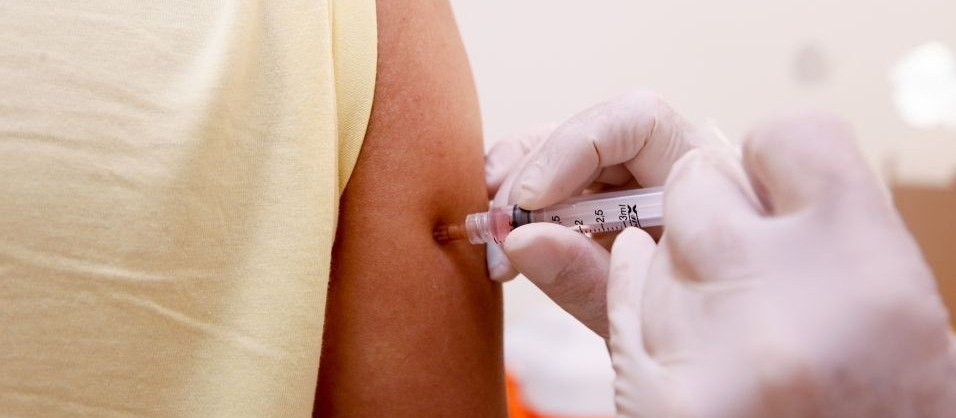Polícia conclui inquérito sobre caso de desvio de vacinas por ‘falsa enfermeira’