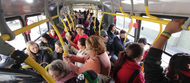 Usuários reclamam de ônibus lotados nas linhas intermunicipais
