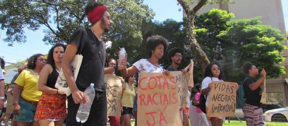 Movimento negro reúne cerca de três mil assinaturas pedindo cotas raciais na UEM