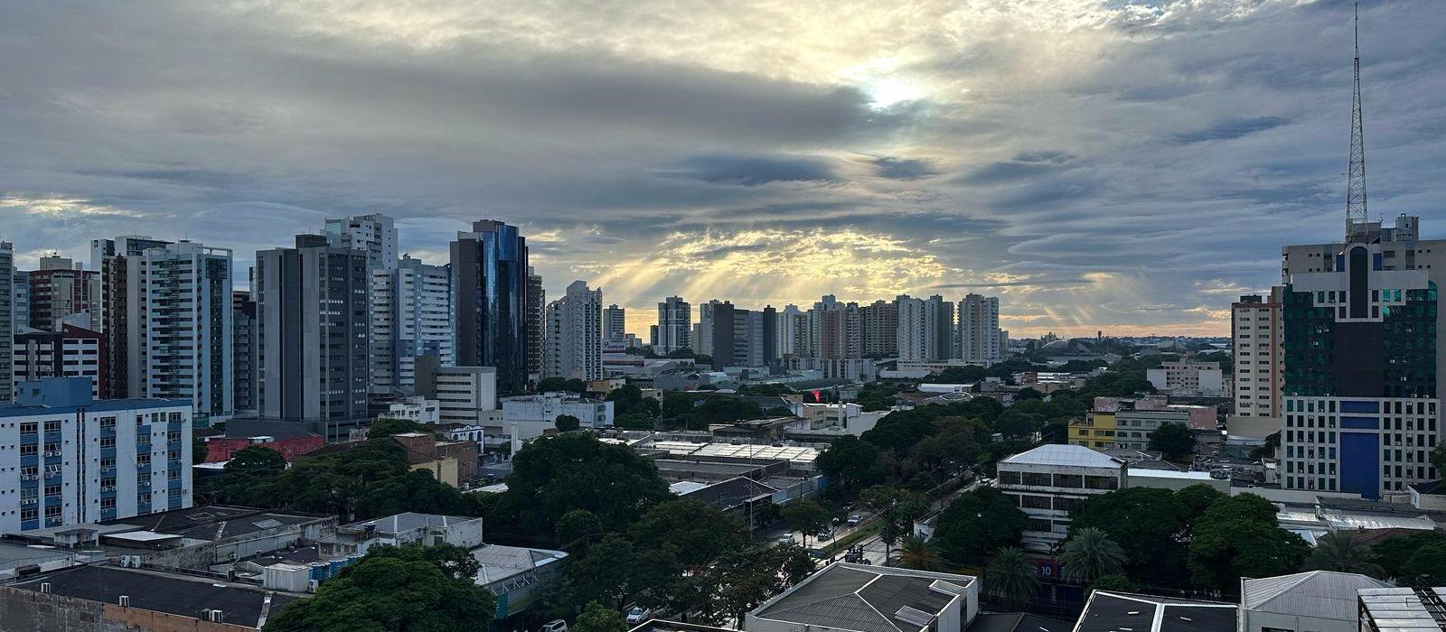 Temperaturas seguem amenas nesta quarta-feira (16) em Maringá; veja os detalhes da previsão