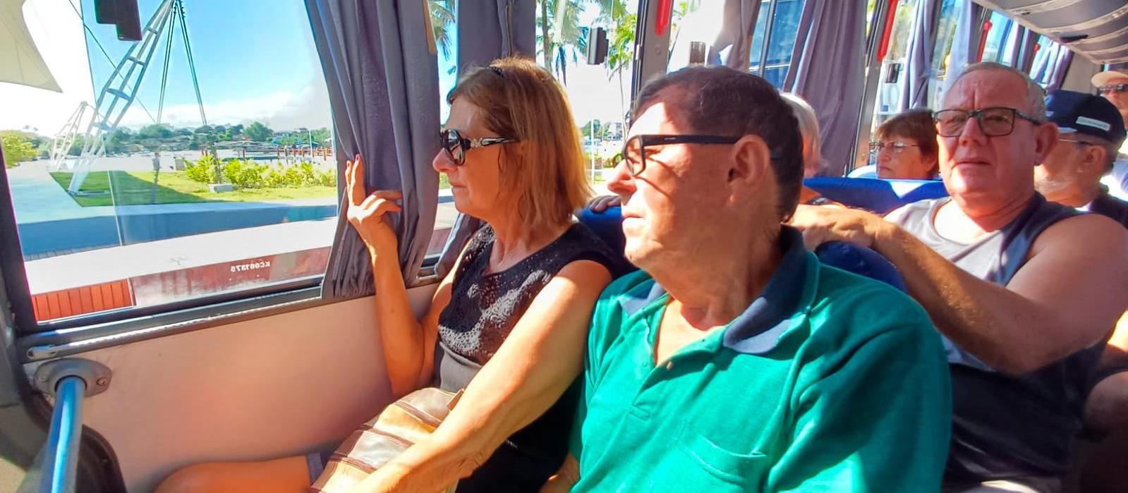 Idosos com 65 anos ou mais podem viajar de graça em linhas intermunicipais