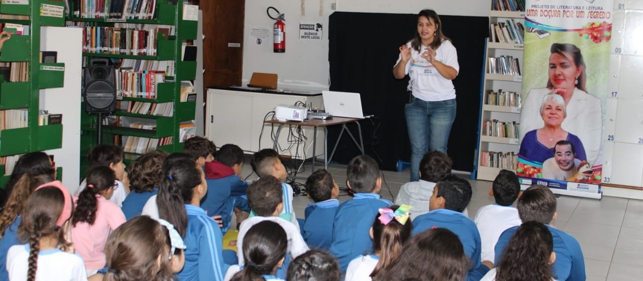 Projeto incentiva leitura e literatura por meio de oficinas