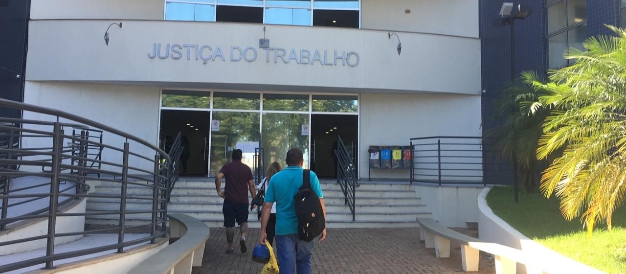 Testemunho de delegado só deve terminar no sábado 