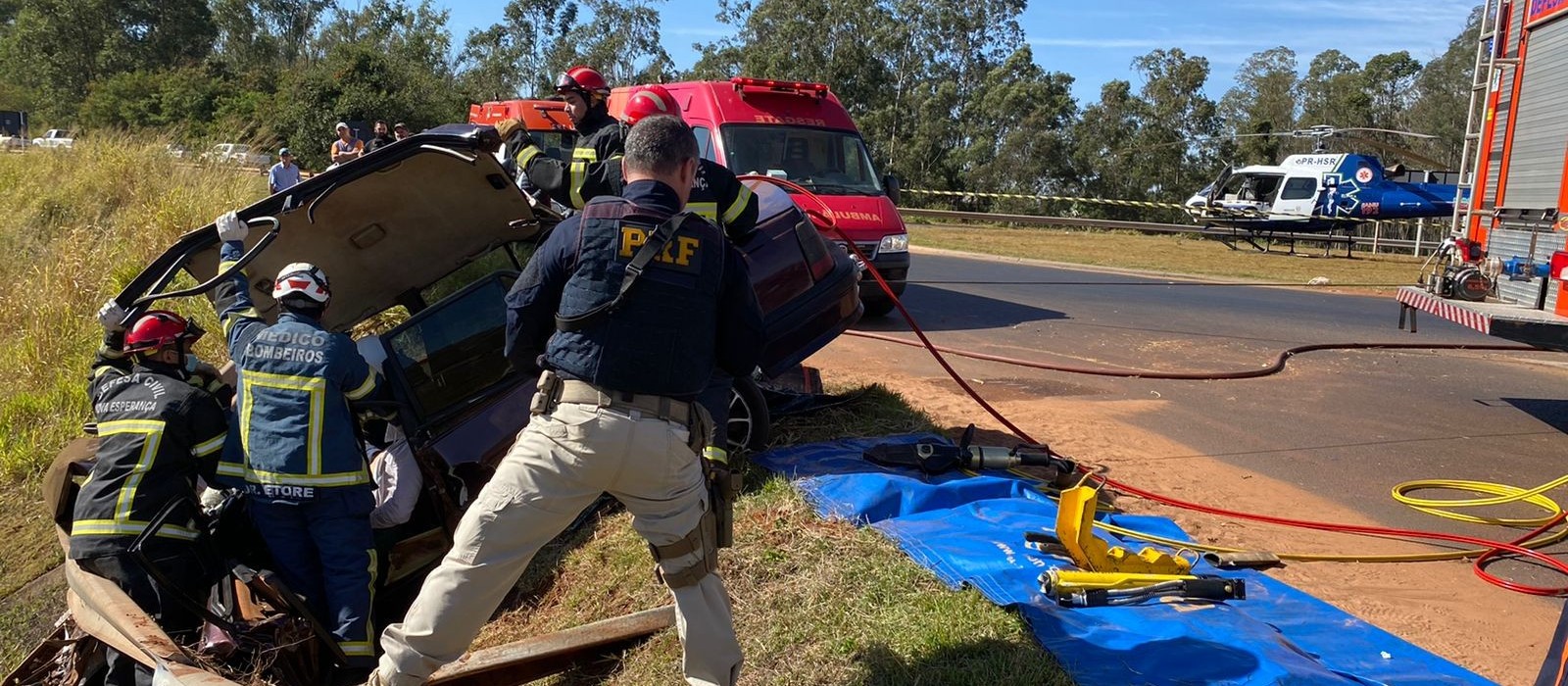 Carro que se envolveu em acidente na BR-376 carregava 201 kg de maconha