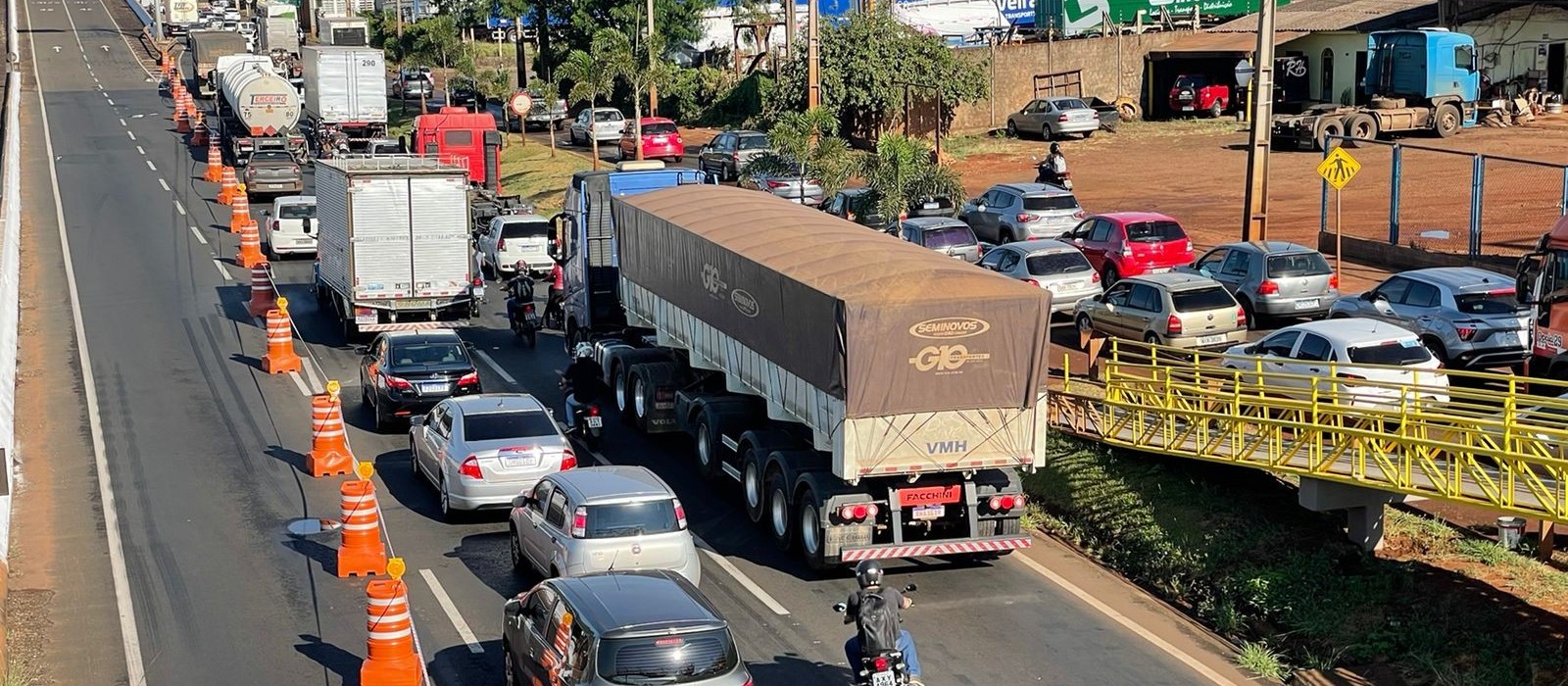 Trânsito intenso marca primeiro dia de fechamento do Contorno Norte