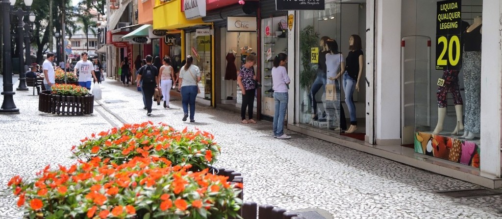 Confiança dos comerciantes do Paraná cai pelo terceiro mês consecutivo