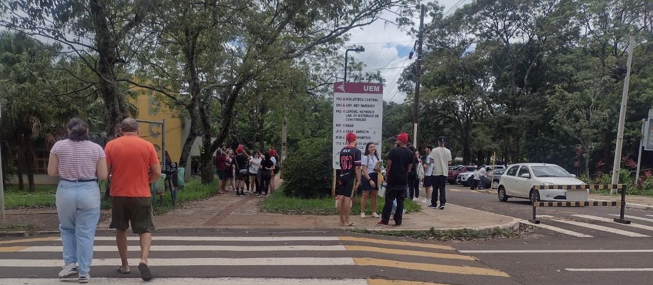 Domingo de vestibular na UEM