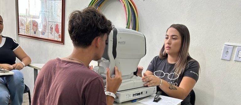 Crianças e adolescentes recebem atendimento oftalmológico gratuito