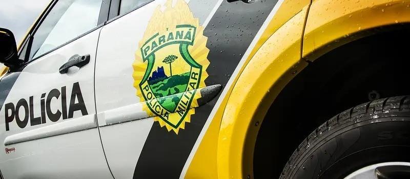 Homem armado invade residência, rende quatro pessoas e mata uma delas