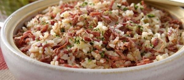 Arroz de carreteiro é comida de viajante