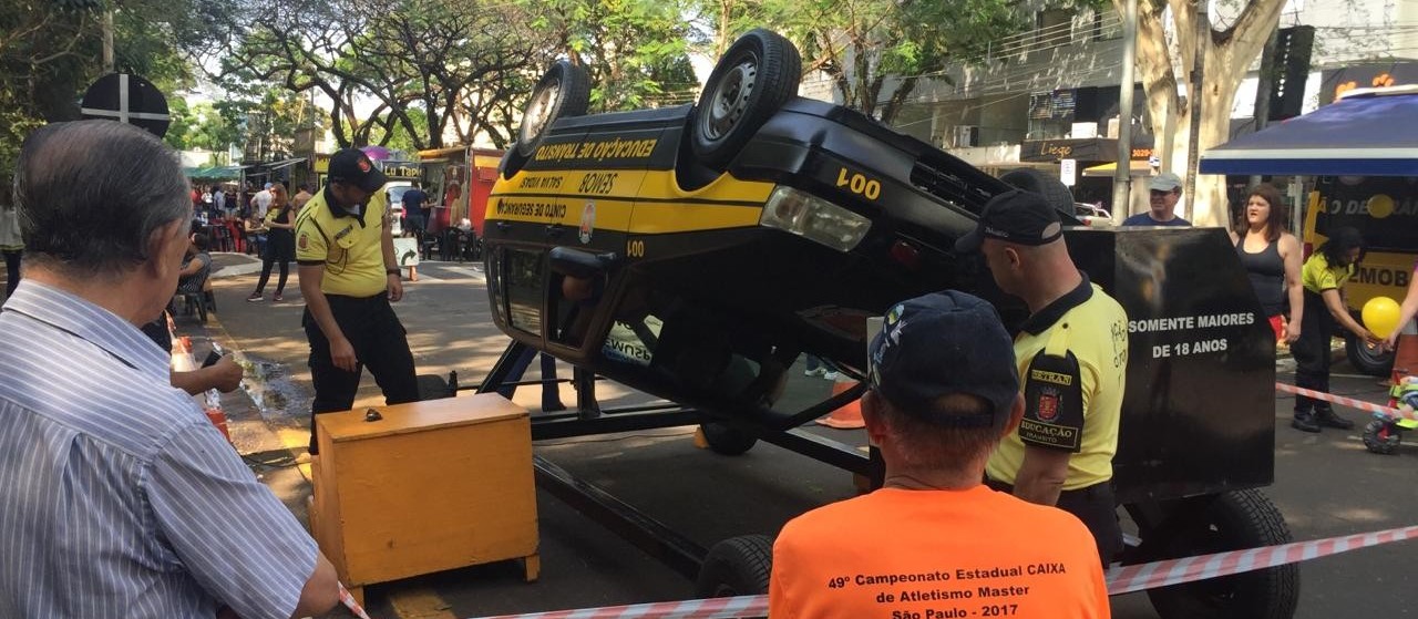 Frequentadores do Parque do Ingá são orientados sobre trânsito