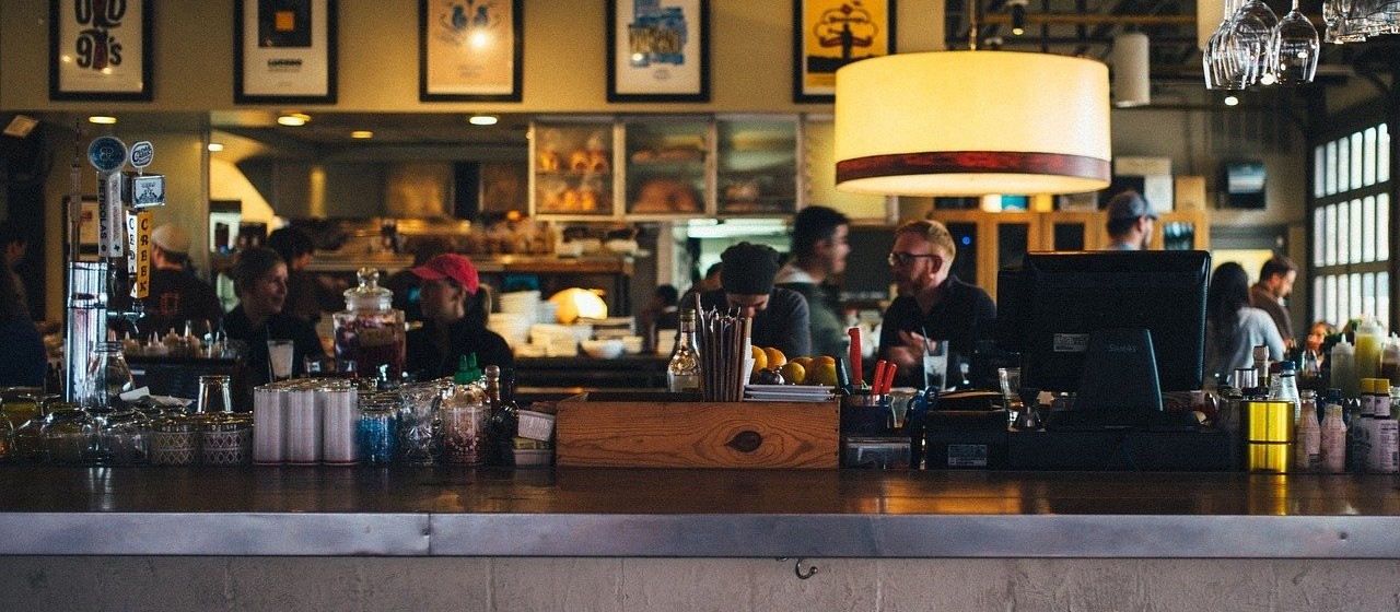 Novo decreto endurece regras para bares e restaurantes de Maringá