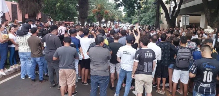 Veja como foi a chegada do Corinthians em Maringá