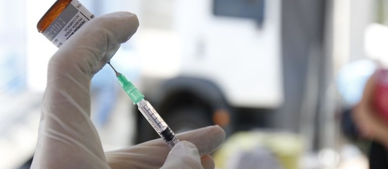 Idosos e trabalhadores da saúde podem se vacinar contra gripe e sarampo