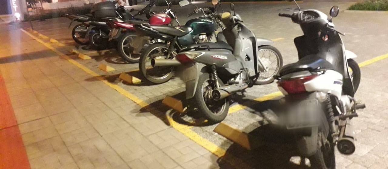 Dez motocicletas são recolhidas em blitz na Avenida Teixeira Mendes