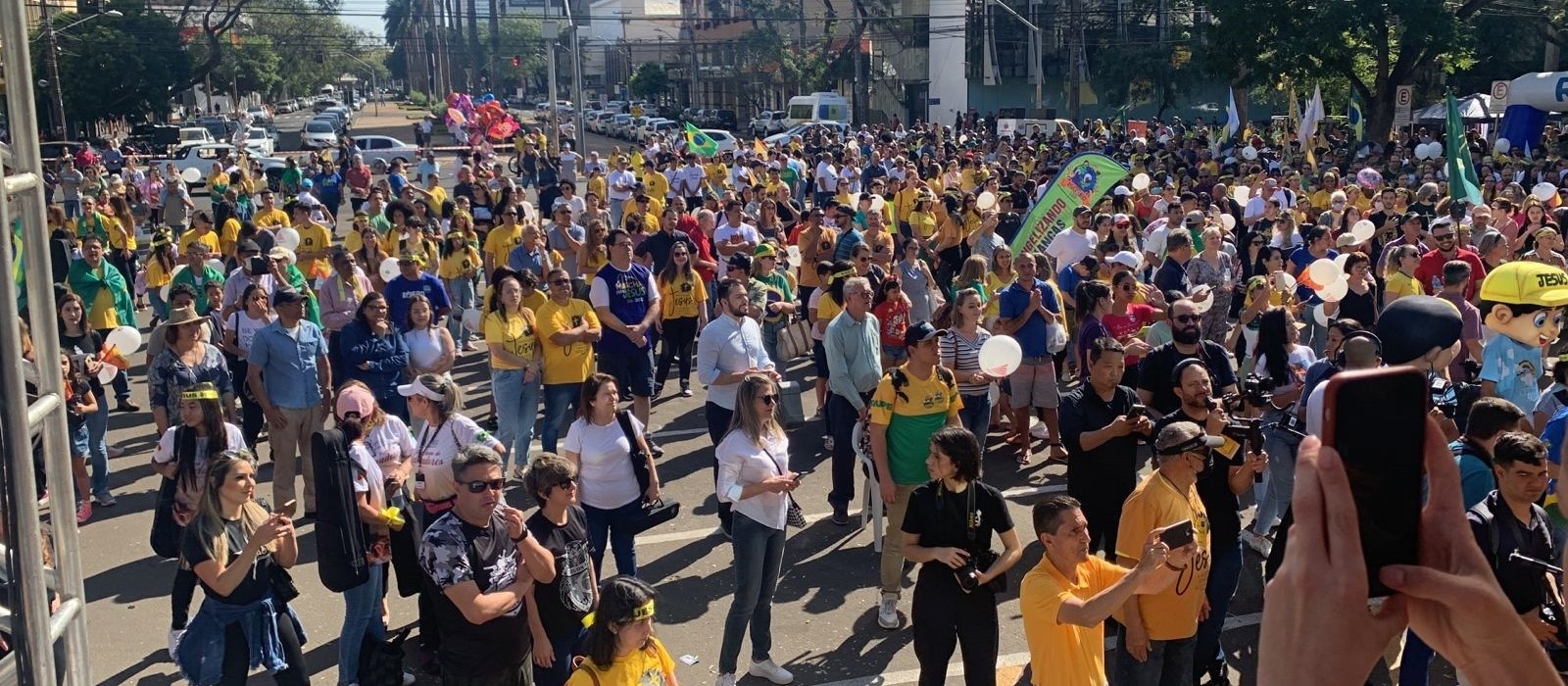 Marcha Para Jesus reúne cristãos em Maringá