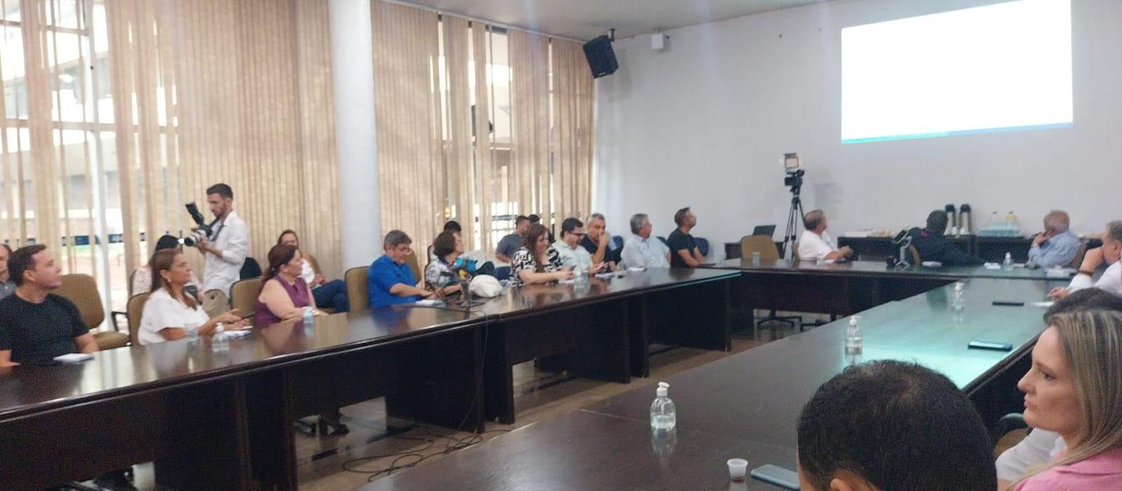 Prefeito Silvio Barros se reúne com imprensa para aprimorar diálogo