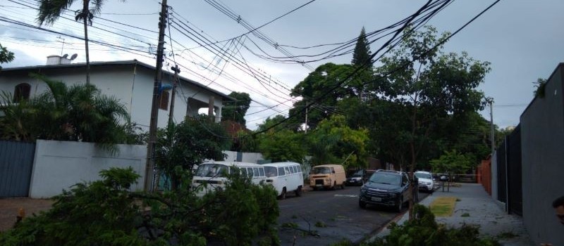 Cerca de 6 mil domicílios ficam sem energia em Maringá