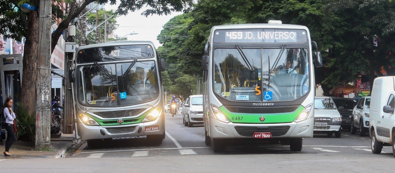 Acidente envolvendo dois ônibus em Maringá deixa 12 pessoas feridas