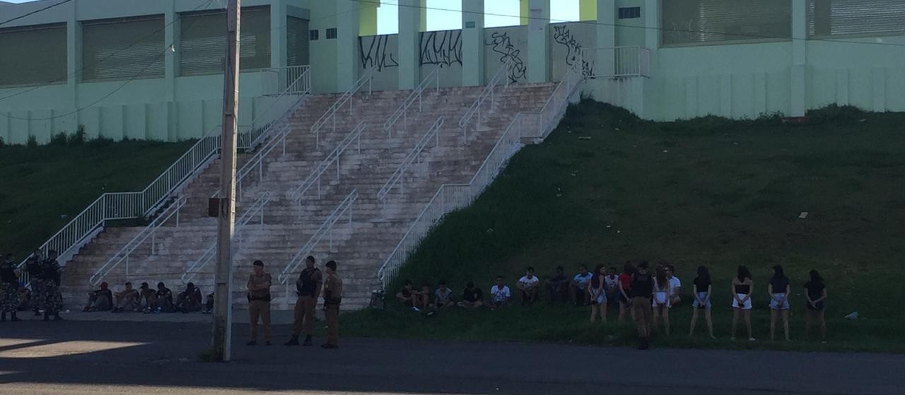 Conselho Tutelar flagra quase 30 adolescentes com bebida alcoólica