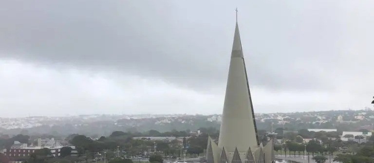 Sábado deverá ser de tempo instável e pancadas de chuva, diz Simepar