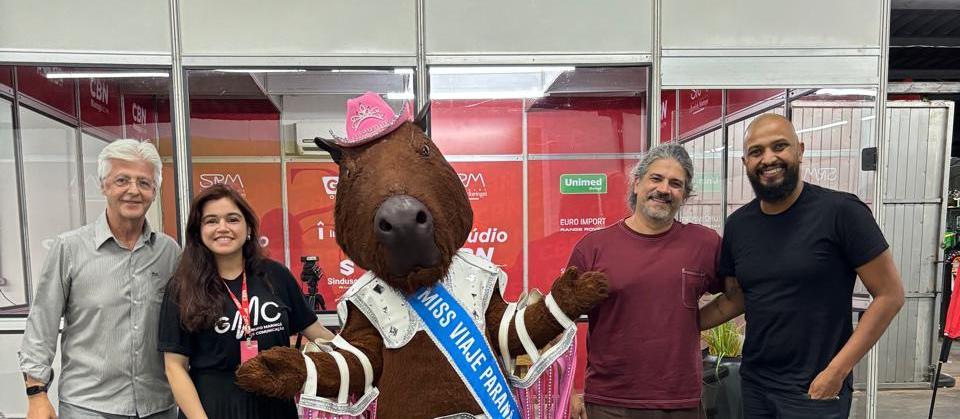 Embaixadora do turismo, Capivara faz sucesso na Expoingá divulgando o Paraná