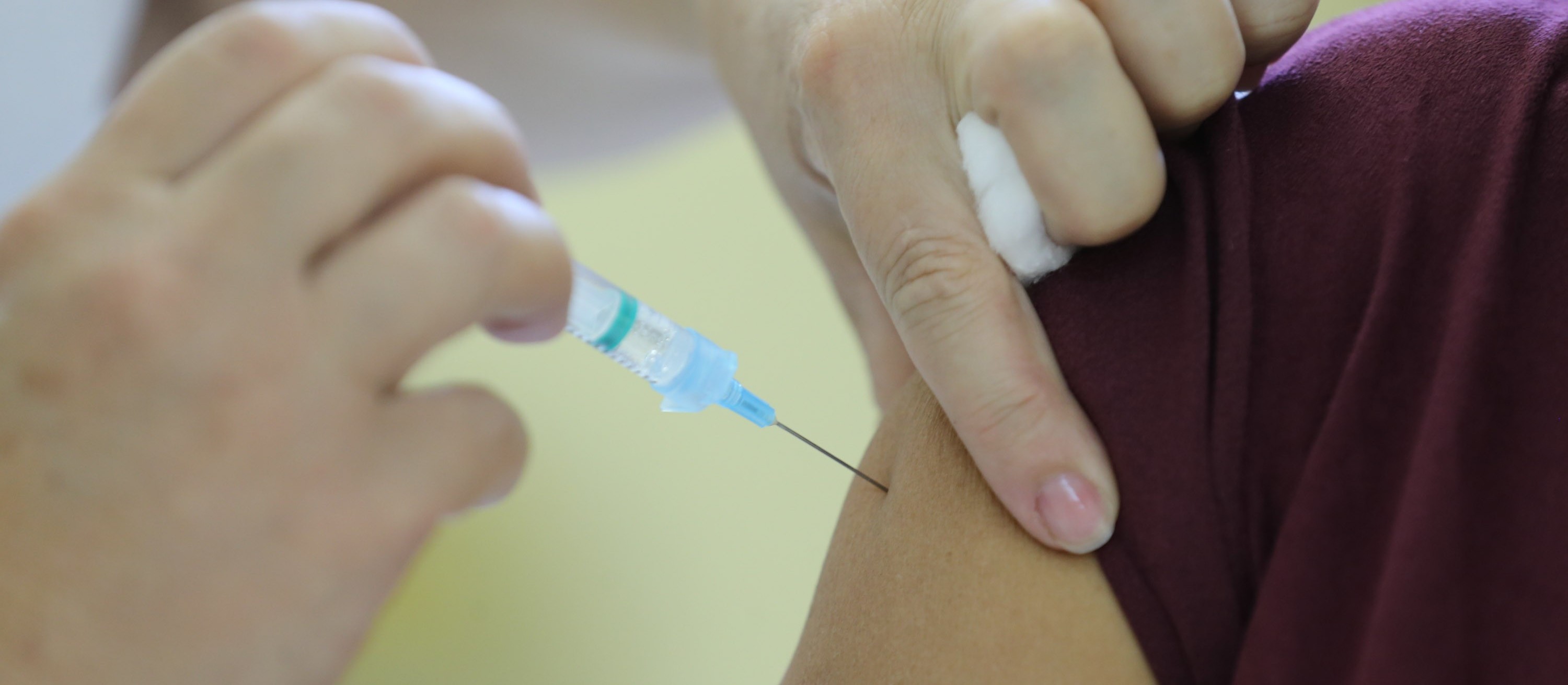 Vacinação avança no Estado, mas ainda espera novas doses para reforço da imunização