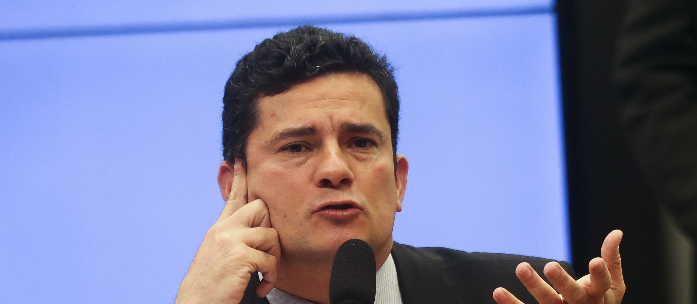 Moro: entre crianças e água suja