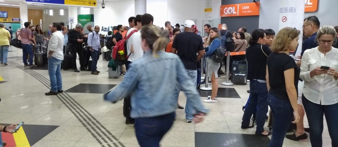 Cinco voos foram cancelados no aeroporto regional de Maringá neste domingo (6)