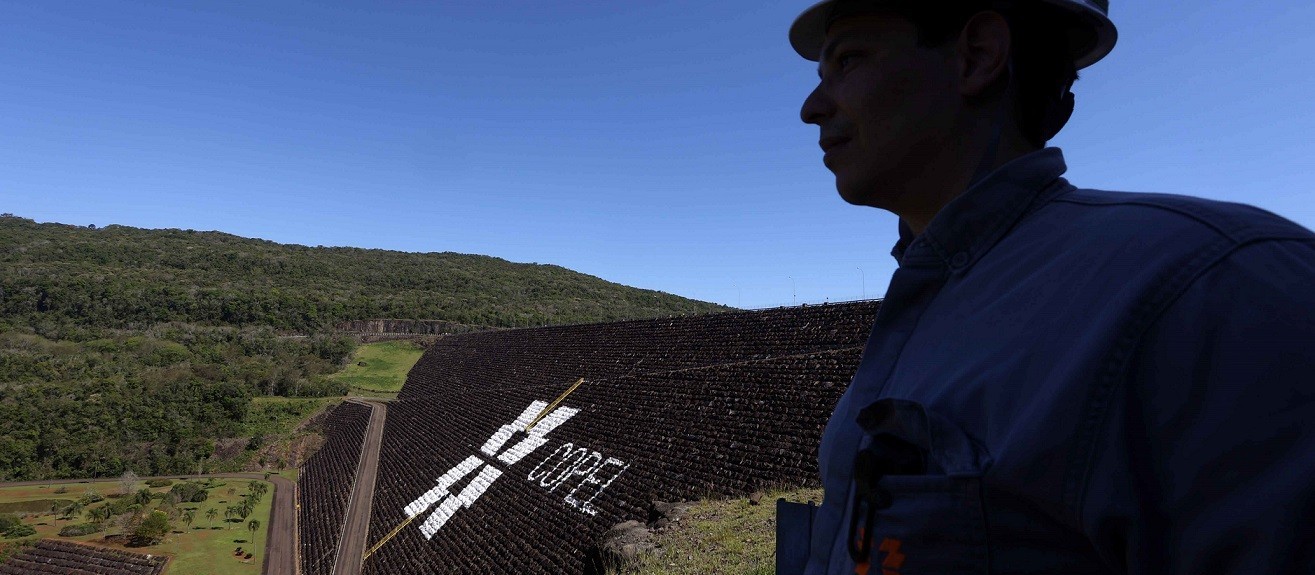 Governo pretende usar dinheiro da venda da Copel em obras de infraestrutura