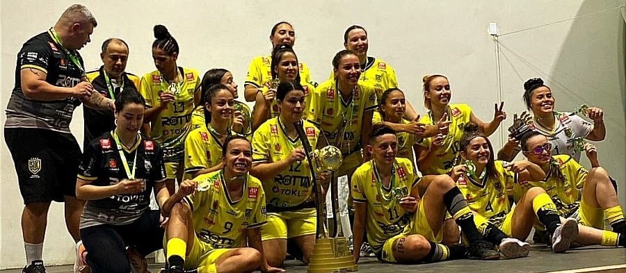 Maringá Seleto é campeã do Paranaense Feminino de Futebol de Salão