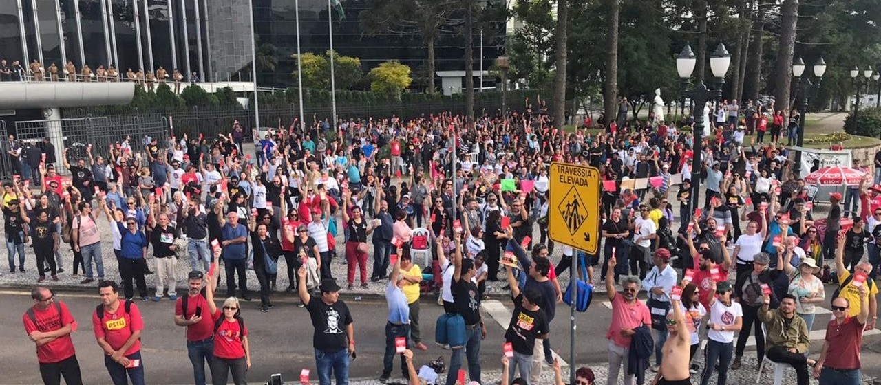 APP-Sindicato encerra greve no Paraná