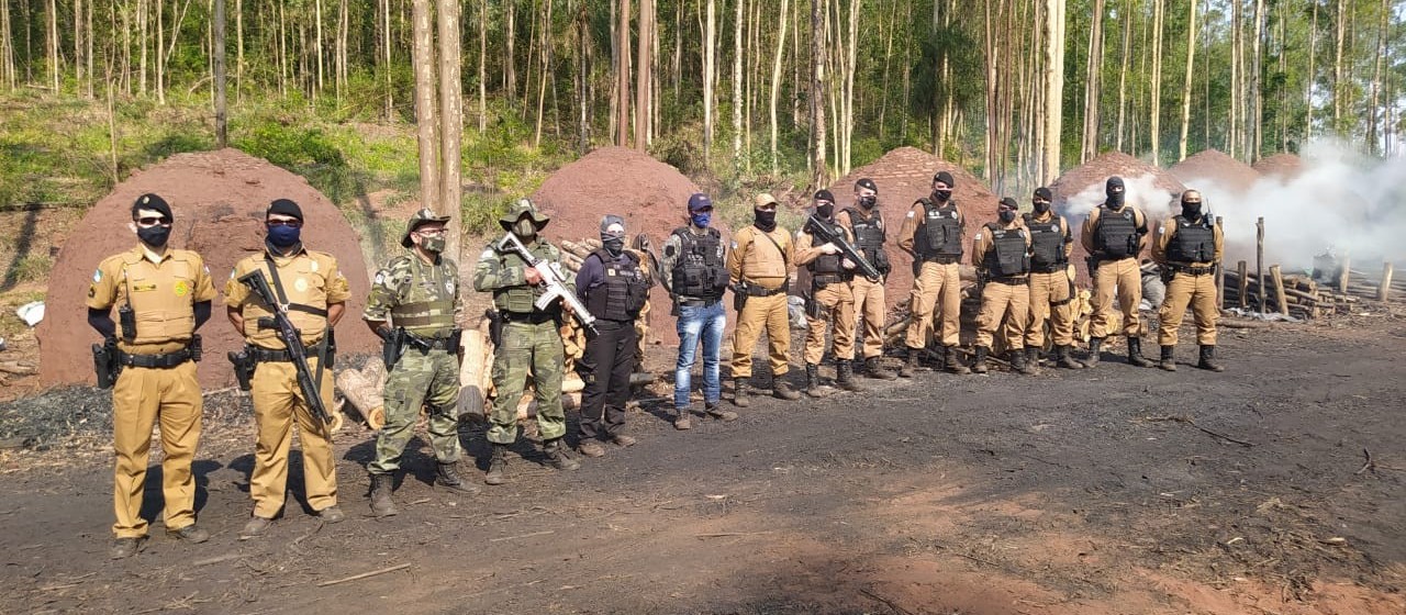 Polícia Ambiental fecha carvoaria clandestina em Querência do Norte