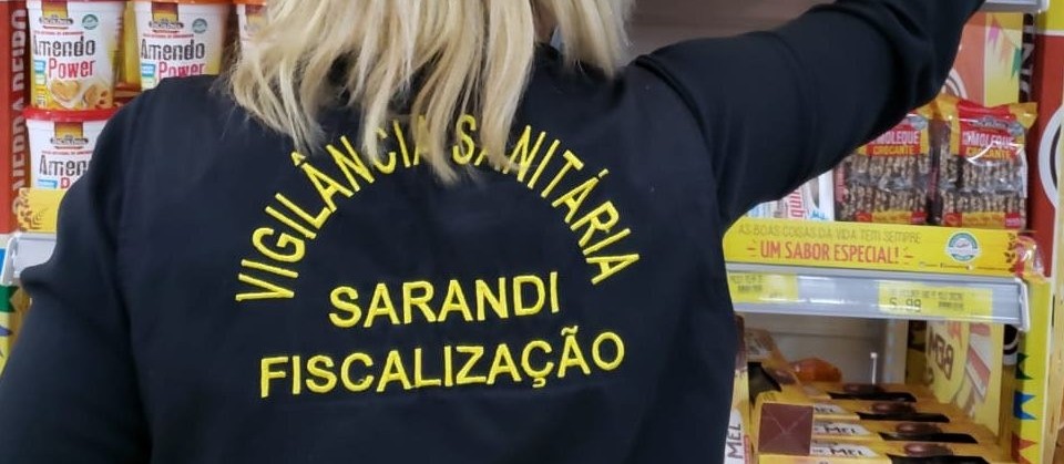 60 kg de embutidos vencidos ou com fungos são apreendidos em supermercado