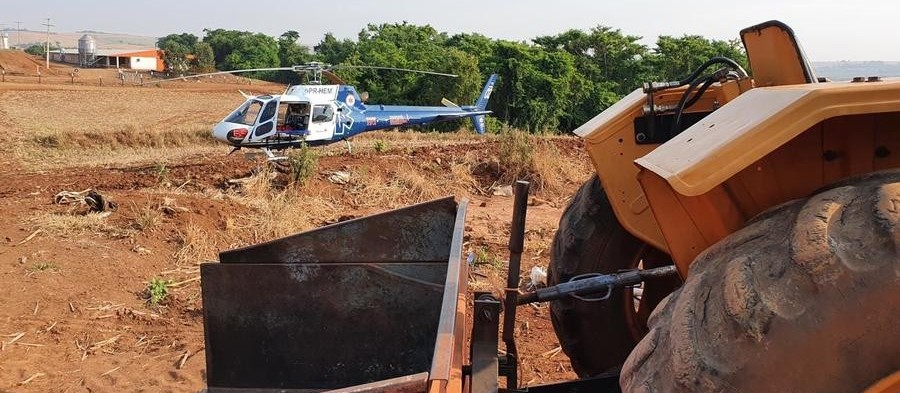 Trabalhador fica em estado grave após estrutura de mil quilos cair sobre seu corpo