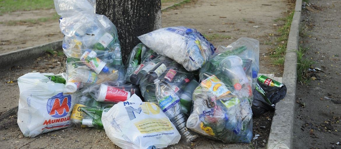 Lixo em excesso é cultura de quem descarta