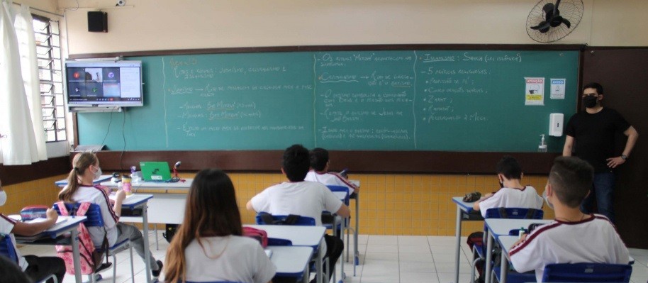 Paranavaí mantém uso de máscara para menores de 12 anos em sala de aula