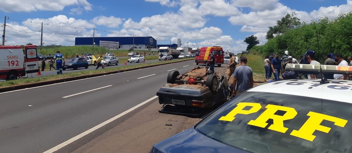 Acidente grave na BR-376, no contorno de Marialva, interdita rodovia