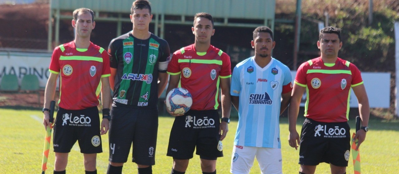 Quatro jogadores do Maringá FC são avaliados por um clube português