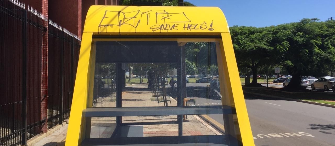 Pregão para manutenção de abrigos de ônibus é suspenso em Maringá 