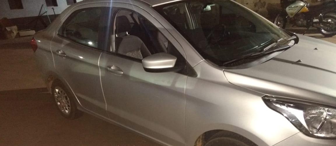 Suspeito de roubar carro é morto em confronto com a PM