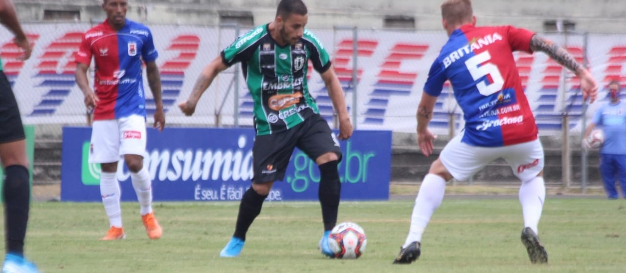 Maringá FC e Paraná Clube empatam em 2 a 2