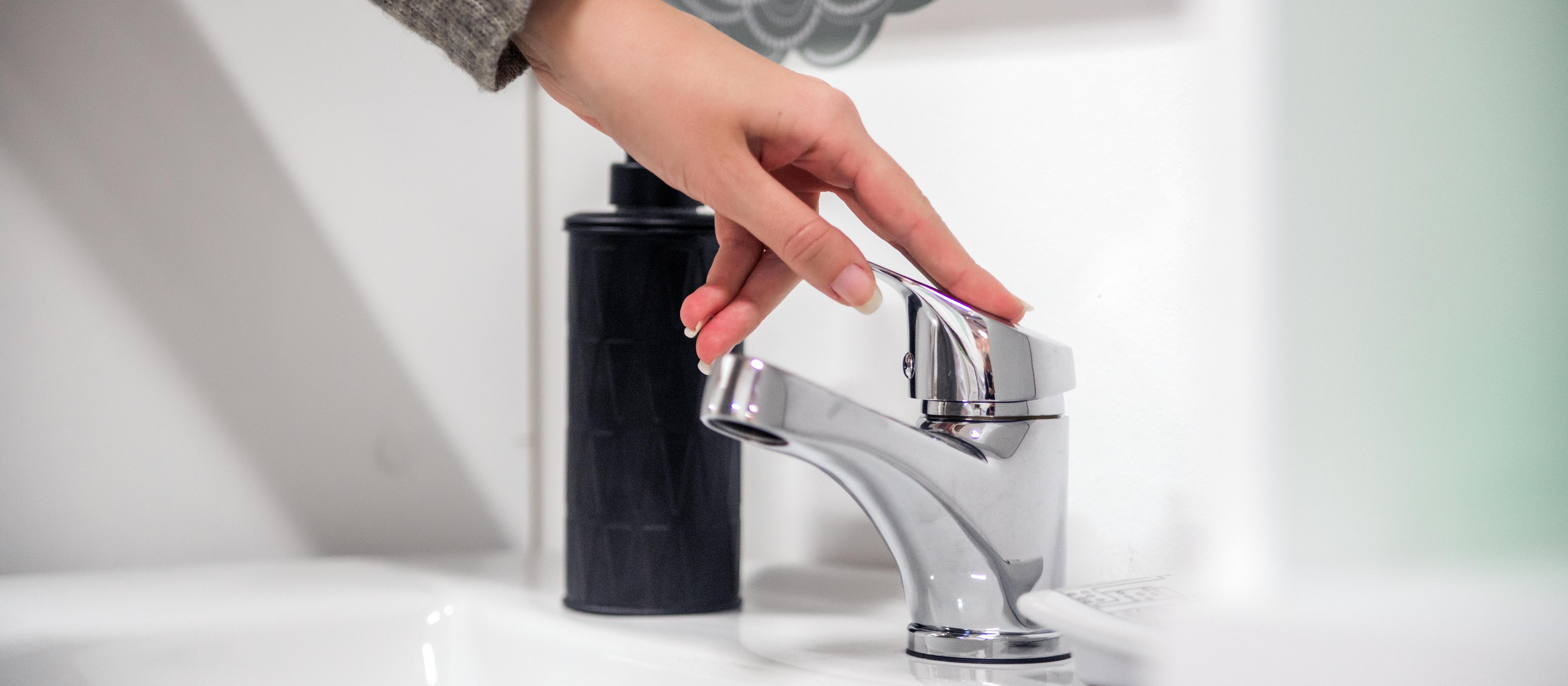 Moradores reclamam de falta de água, Sanepar diz que consumo aumentou 10%