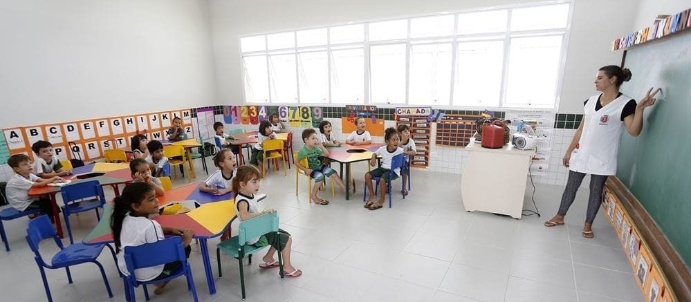 Comissão vai debater pagamento do piso para profissionais da educação em Maringá