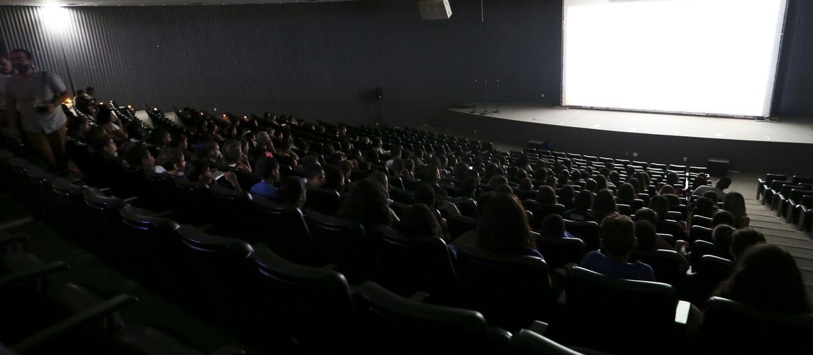 As diferenças entre os cinemas brasileiro e norte-americano