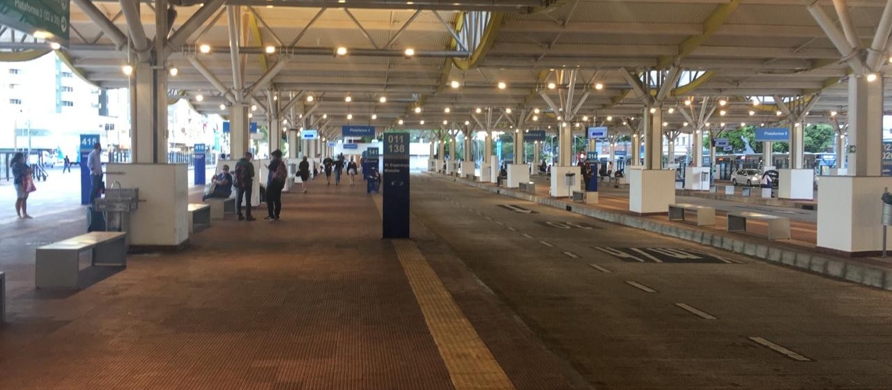 Maringá amanhece sem transporte coletivo