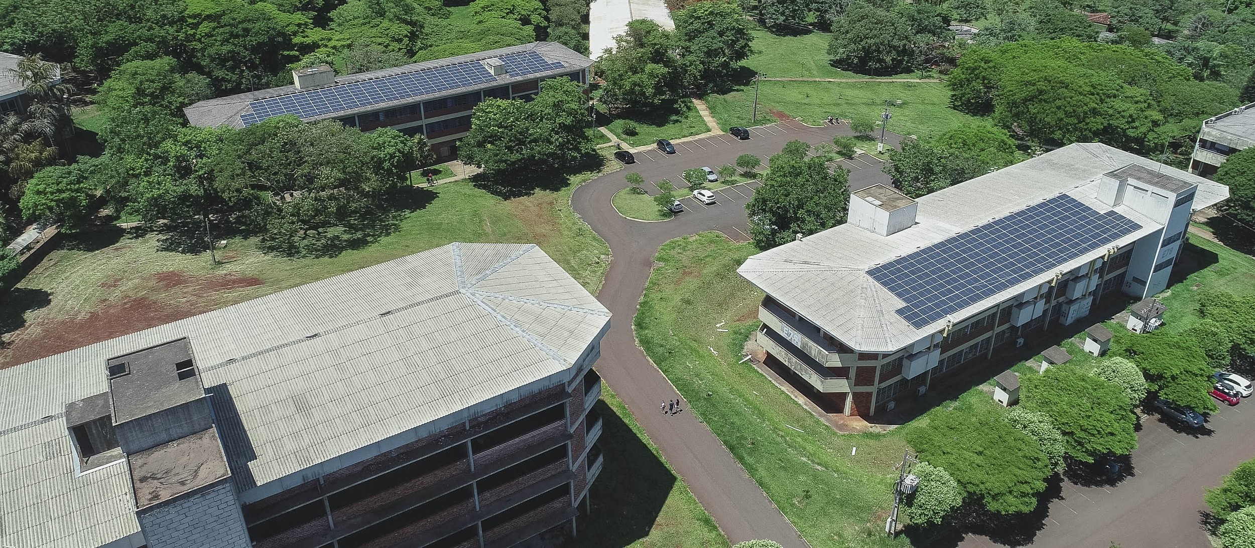Painéis fotovoltaicos começam a gerar energia no campus da UEM